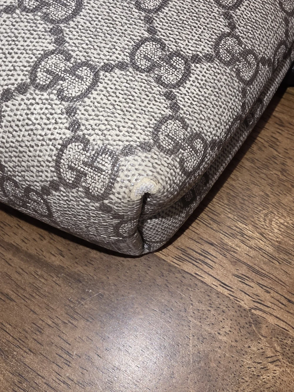 Gucci Shoulder/Messenger Bag GG Supreme